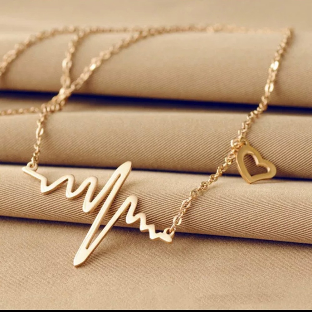 Gold plated chain Heartbeats pendant